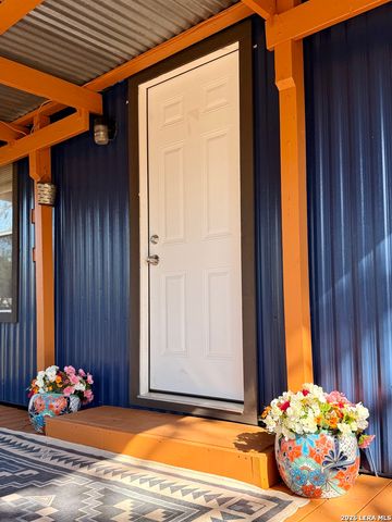 721 Oak Dr, Bandera, TX 78003