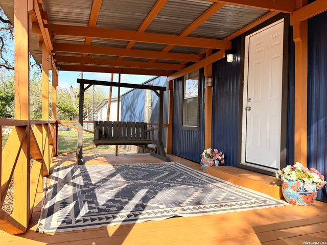 721 Oak Dr, Bandera, TX 78003