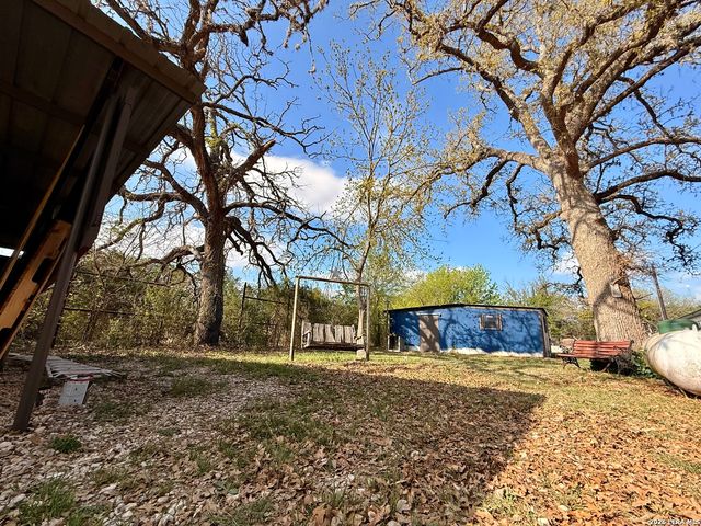 721 Oak Dr, Bandera, TX 78003