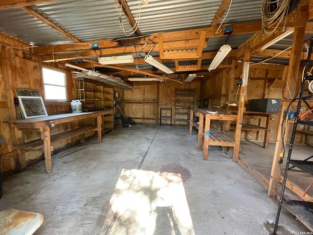 721 Oak Dr, Bandera, TX 78003