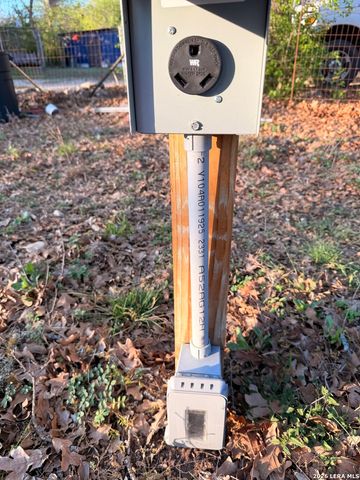 721 Oak Dr, Bandera, TX 78003