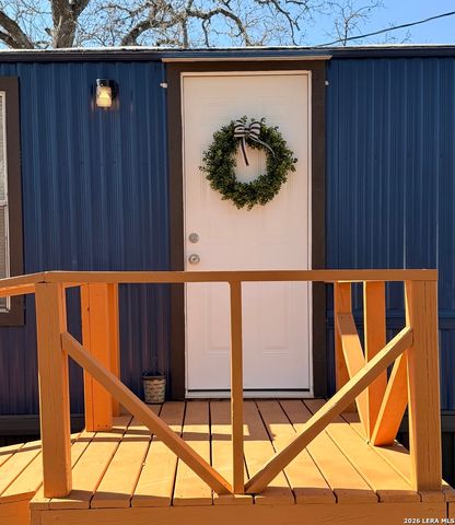 721 Oak Dr, Bandera, TX 78003