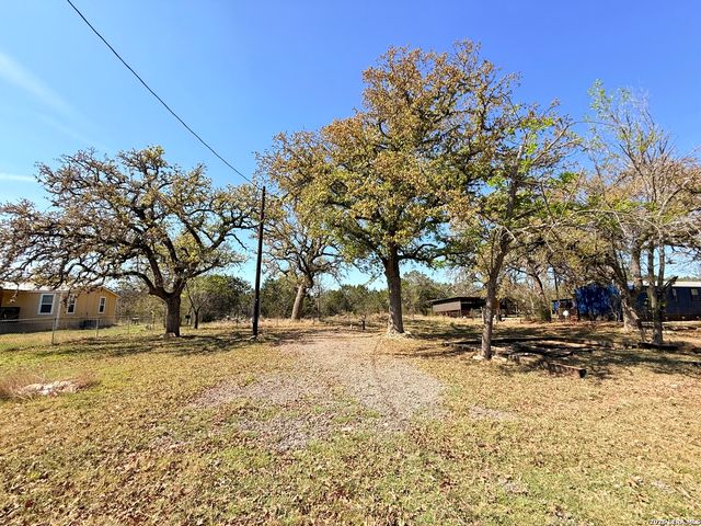 721 Oak Dr, Bandera, TX 78003