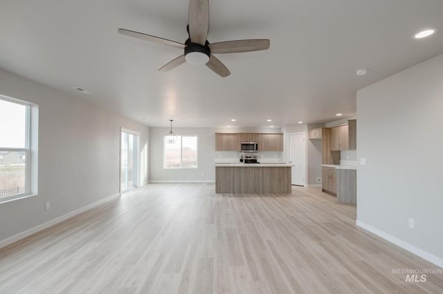 3840 E Jamestown Dr, Nampa, ID 83686