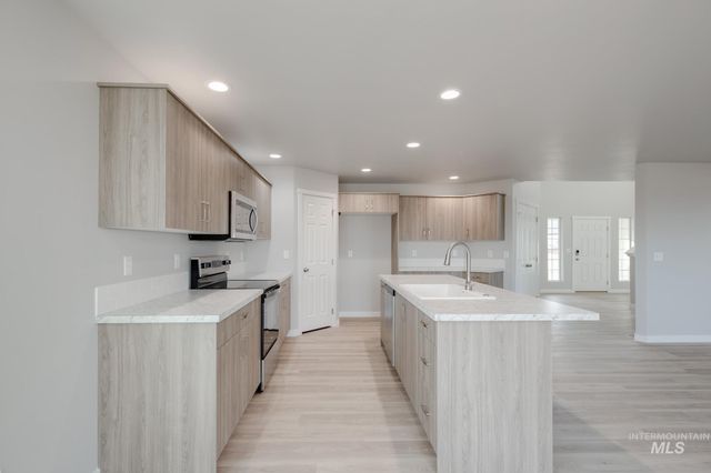 3840 E Jamestown Dr, Nampa, ID 83686