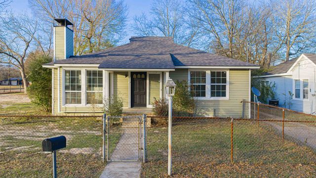 803 Hazel St., Kilgore, TX 75662