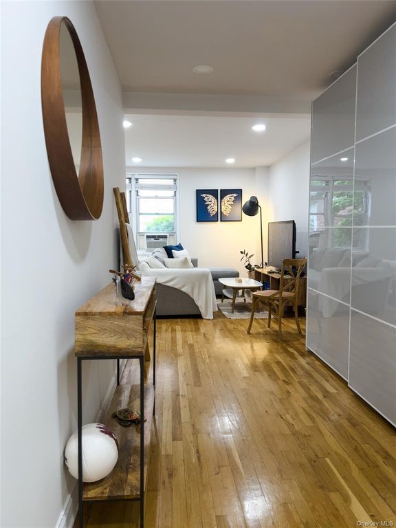 510 Dubois Avenue 6A, Valley Stream, NY 11581