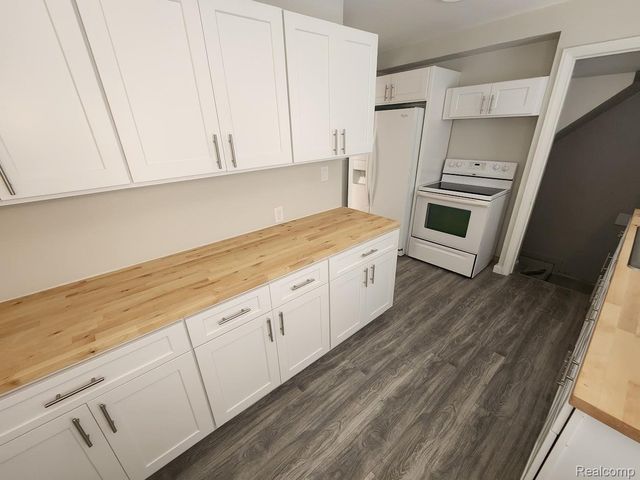 19552 Hamburg Street, Detroit, MI 48205