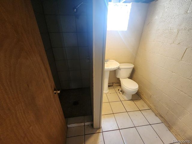 19552 Hamburg Street, Detroit, MI 48205