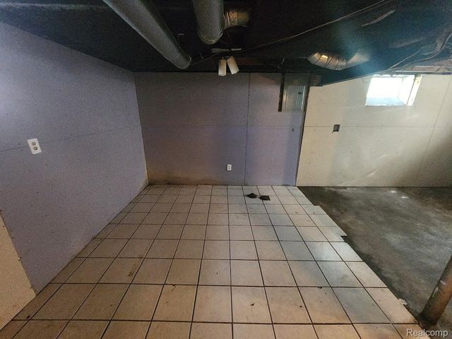 19552 Hamburg Street, Detroit, MI 48205
