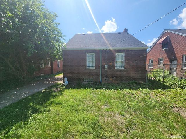 19552 Hamburg Street, Detroit, MI 48205