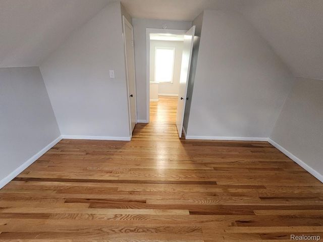 19552 Hamburg Street, Detroit, MI 48205