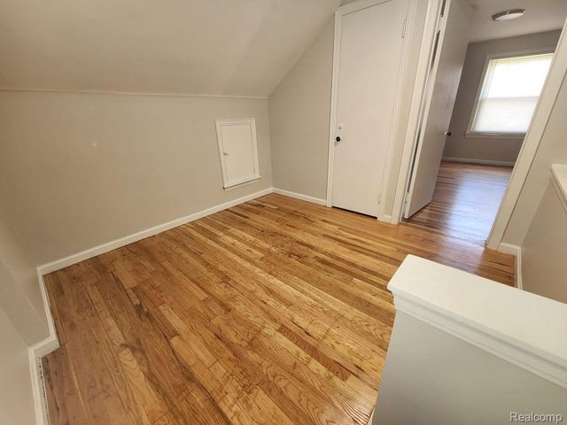 19552 Hamburg Street, Detroit, MI 48205