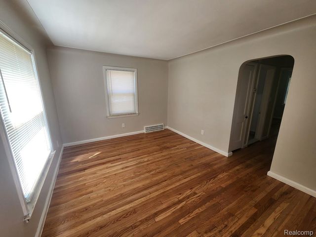 19552 Hamburg Street, Detroit, MI 48205