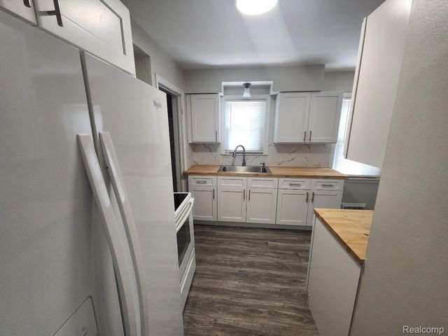 19552 Hamburg Street, Detroit, MI 48205