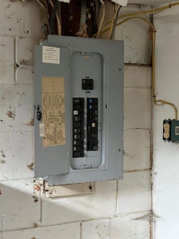 3734 Craig Drive, Flint, MI 48506