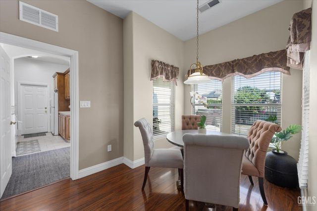 15112 Sunnybank Avenue, Bakersfield, CA 93314