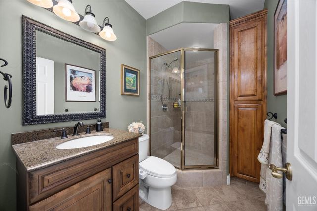 15112 Sunnybank Avenue, Bakersfield, CA 93314