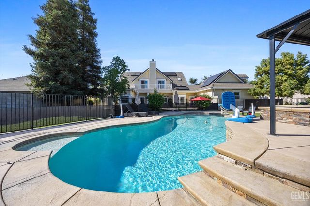 15112 Sunnybank Avenue, Bakersfield, CA 93314