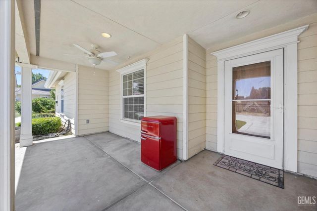 15112 Sunnybank Avenue, Bakersfield, CA 93314