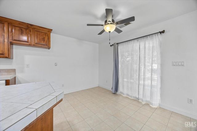 15112 Sunnybank Avenue, Bakersfield, CA 93314