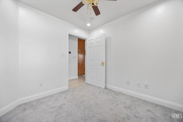 15112 Sunnybank Avenue, Bakersfield, CA 93314