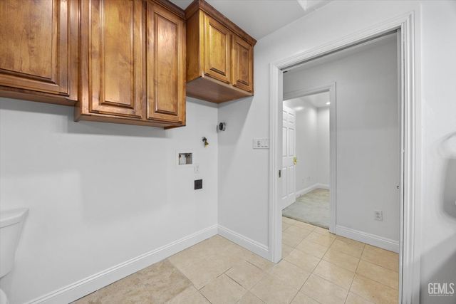 15112 Sunnybank Avenue, Bakersfield, CA 93314