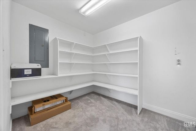 15112 Sunnybank Avenue, Bakersfield, CA 93314