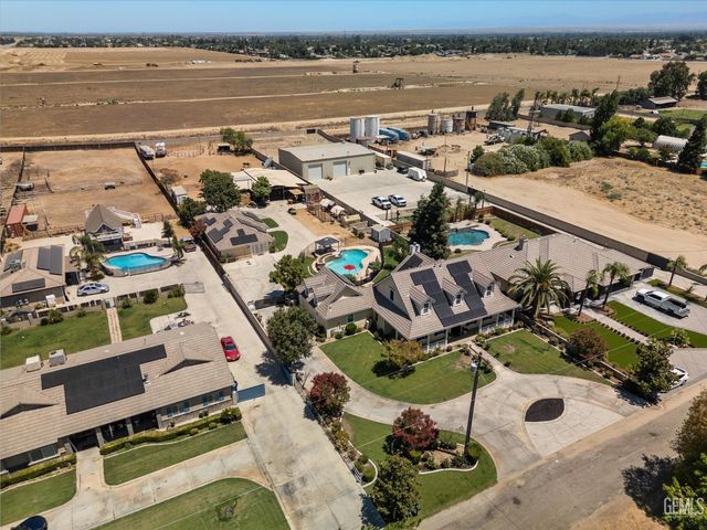 15112 Sunnybank Avenue, Bakersfield, CA 93314