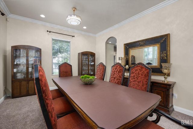 15112 Sunnybank Avenue, Bakersfield, CA 93314