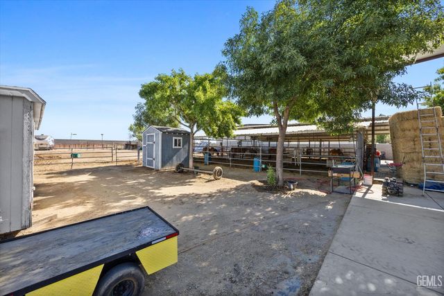 15112 Sunnybank Avenue, Bakersfield, CA 93314