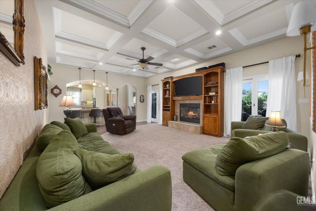 15112 Sunnybank Avenue, Bakersfield, CA 93314