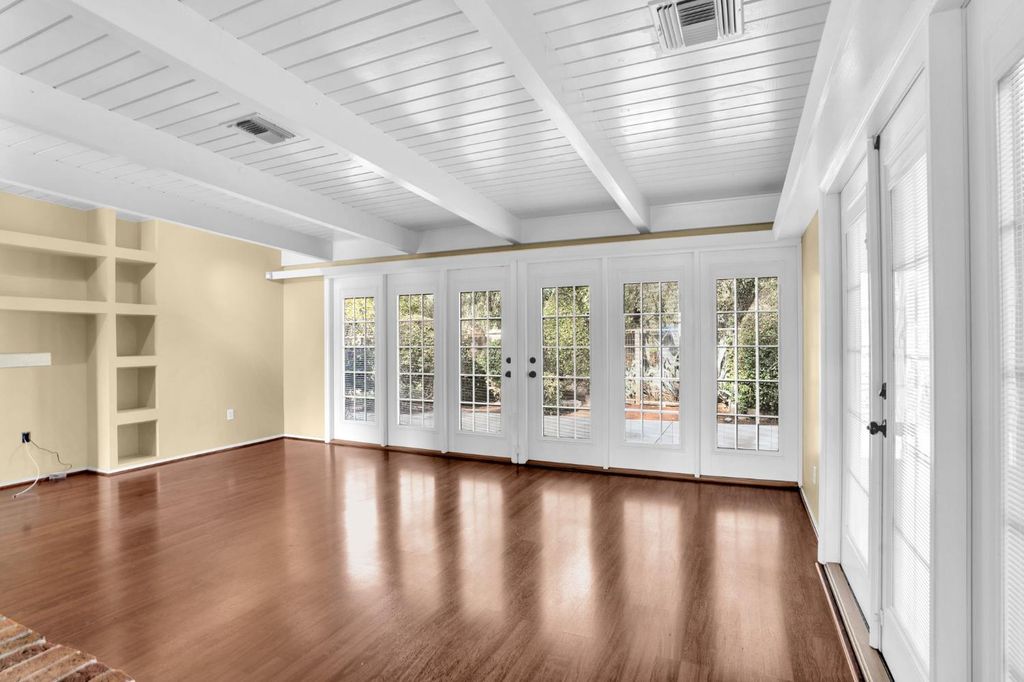 Image 10 of property listing at 741 E Rialto Ave, Fresno, CA 93704