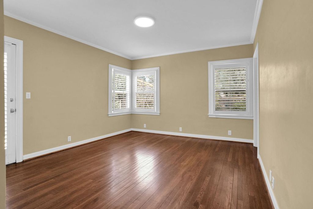 Image 18 of property listing at 741 E Rialto Ave, Fresno, CA 93704