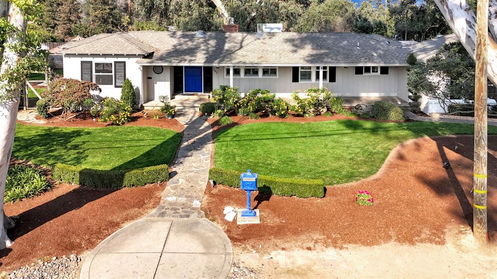 Image 2 of property listing at 741 E Rialto Ave, Fresno, CA 93704