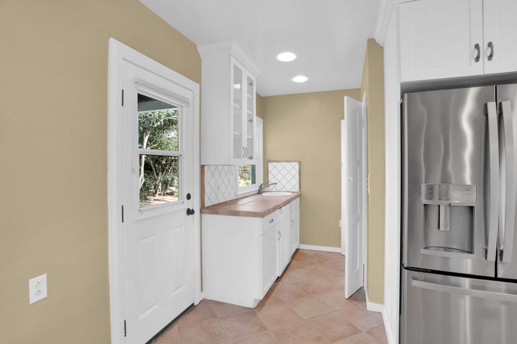 Image 25 of property listing at 741 E Rialto Ave, Fresno, CA 93704