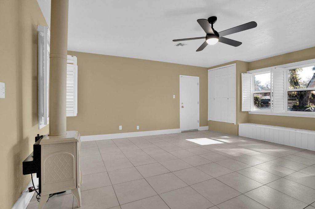 Image 26 of property listing at 741 E Rialto Ave, Fresno, CA 93704