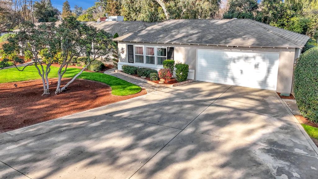 Image 5 of property listing at 741 E Rialto Ave, Fresno, CA 93704