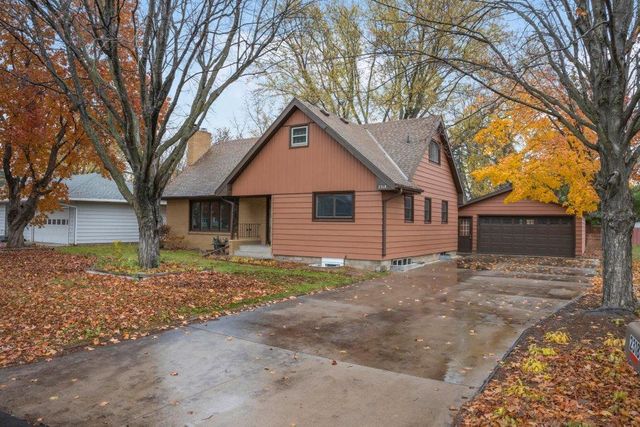 2318 10th Avenue S, Saint Cloud, MN 56301