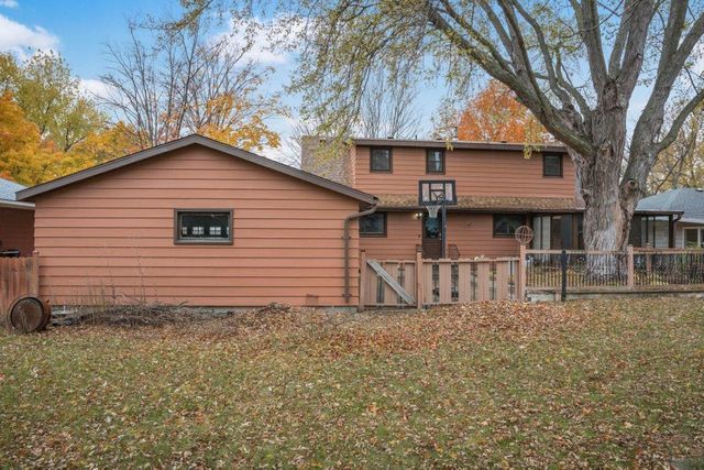 2318 10th Avenue S, Saint Cloud, MN 56301
