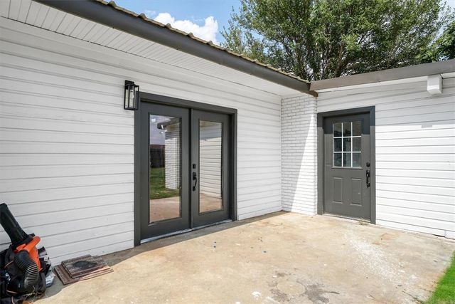 1212 Louanna Lane, Altus, OK 73521