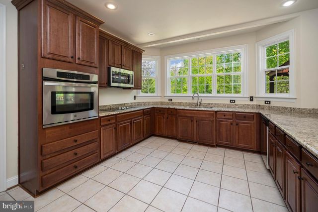 64 MACGREGOR RIDGE RD, Stafford, VA 22554