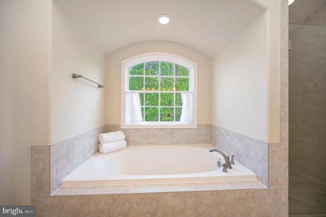 64 MACGREGOR RIDGE RD, Stafford, VA 22554