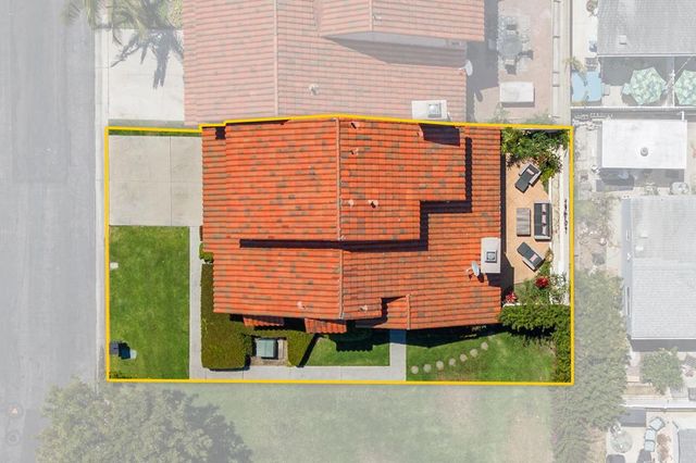 7895 Shell Circle, Huntington Beach, CA 92648