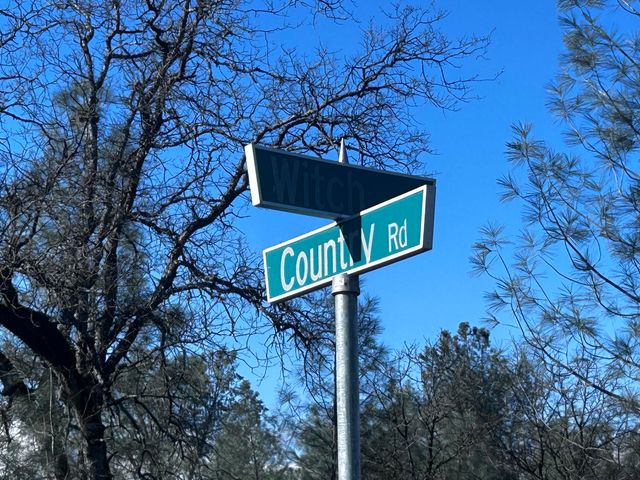 0000 Witch Way, Redding, CA 96003
