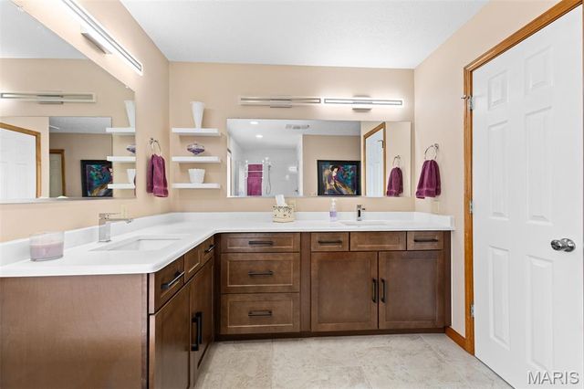 408 N Deer Trail, Fredericktown, MO 63645