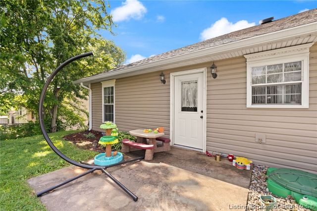 110 Carl Street, Corydon, IN 47112