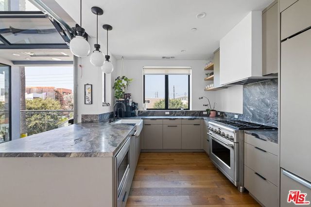 2414 Penmar Avenue, Venice, CA 90291