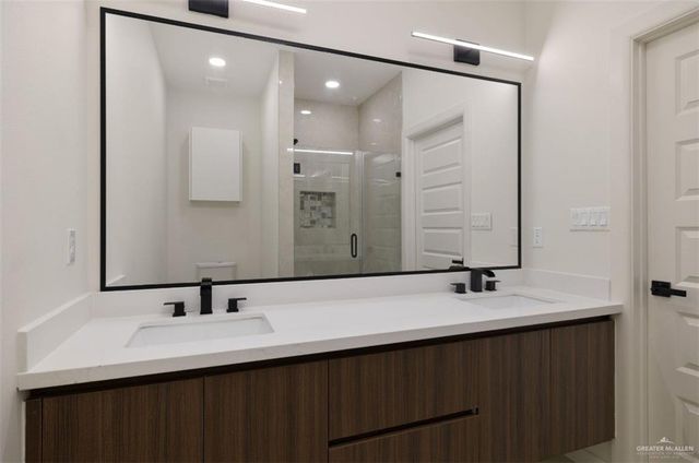 5800 Providence Avenue D, Mcallen, TX 78504