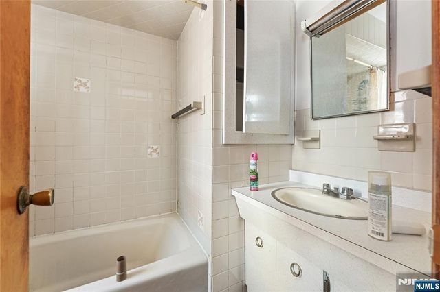 22 Arthur Street, Clifton, NJ 07011